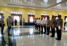 Kapolres Kampar Memberikan Penghargaan Kepada Personel Berprestasi