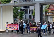 Sebut ‘Gubernur Drakula’ AMPUN Dilaporkan Gubernur Riau ke Polda