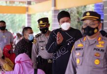 Kapolres Kuansing dan Bupati Kuansing Tinjau Langsung Penanganan Vaksinasi Massal Bersempena HUT Bhayangkara ke-75