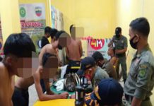 Belasan Pemuda dan Dua Pemudi di Giring ke Pol PP Inhil Akibat Minum-Minuman Miras Jenis Tuak