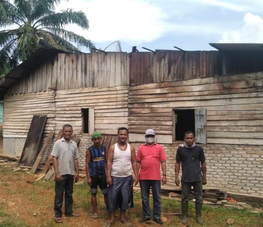 Pjs Kades Sei Kuning H AMRI Kunjungi Korban Musibah Angin Puting Beliung