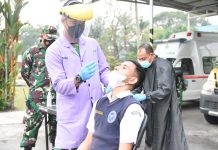Siswa SMA Pradita Dirgantara Laksanakan Tes Swab PCR Sebelum Menuju Solo