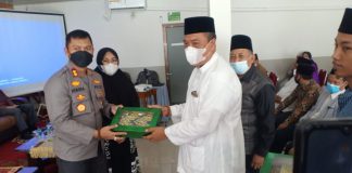 Peduli Terhadap Aktifitas Keagamaan, Kapolres Bengkalis Terima Penghargaan dari MUI Bengkalis
