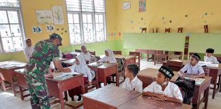 Perduli Generasi Bangsa, Babinsa 24/DRI Berikan Wasbang Ke Sekolah