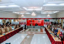 Hadiri Rakor se-Riau, Bupati Kasmarni Terima Penghargaan Tiga Kategori