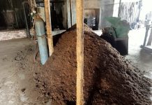 Bisnis Bulu Ayam Cemari Lingkungan, Bertopeng Polda