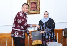 Peduli Dengan Korban Banjir, Bupati Bengkalis Terima Bantuan Dari BSI Pekanbaru