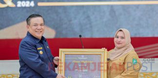 Bupati Kasmarni Terima Dua Penghargaan Sekaligus Dari Kemenkeu RI