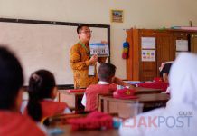 Dipecat Secara Halus di Tahun Ajaran Baru Menjadi Pukulan Terberat Bagi 107 Guru Honorer