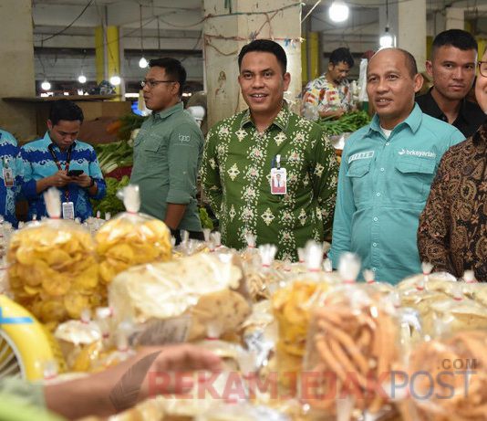 UMKM Binaan BRK Syariah di Pasar Rakyat Rengat Dikunjungi OJK Provinsi Riau