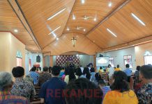 Ratusan Jema’at Gereja HKBP Pasir Pengaraian Giat Minggu Kasih Dengan Kabag SDM Polres Rohul