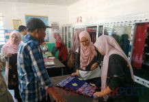 Kades Teluk Latak Mansur Sambut Kunjungan Mahasiswa Poltek Melaka Malaysia