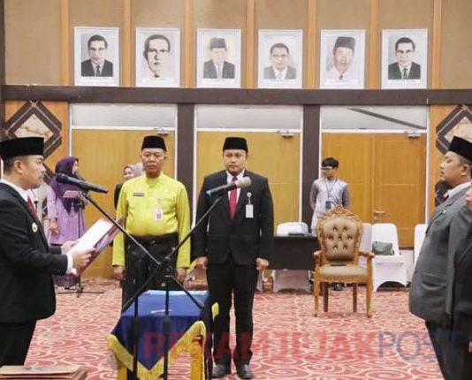 Perdana, Pj Wako Risnandar Melantik 10 Penjabat Fungsional di Lingkungan Pemko Pekanbaru