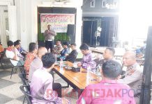 Bersama Personil Polsek Ujung Batu Dalam Rangka Giat Jum’at Curhat Guna Mewujudkan Situasi Kamtibmas Kondusif