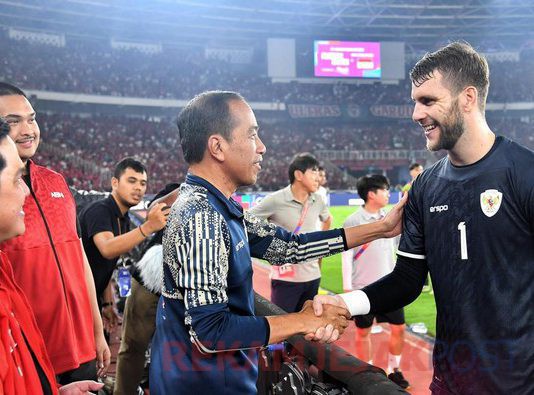 Aksi Impresif Kiper Timnas Indonesia, Maarten Paes Saat Melawan Australia Menuai Pujian Dari Presiden Joko Widodo (Jokowi)
