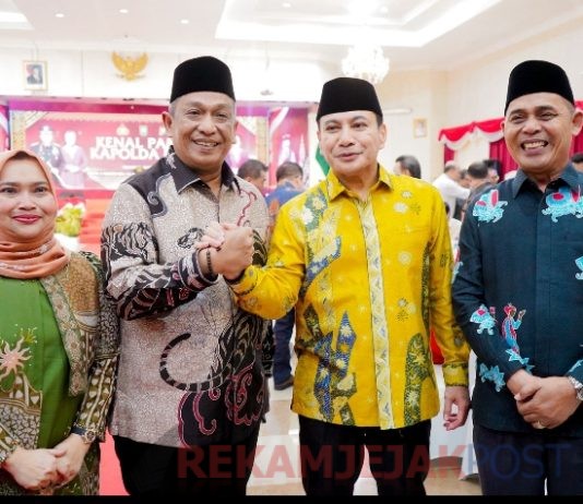 Bupati Kasmarni Ucapkan Selamat Datang Kepada Irjen Pol Hery Herjawan di Bumi Lancang Kuning dan Selamat Bertugas ditempat yang Baru Kepada Irjen Pol Mohammad Iqbal