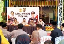 Polda Riau Gelar Jumat Curhat Dengan Warga di Tenayan Raya Kota Pekanbaru