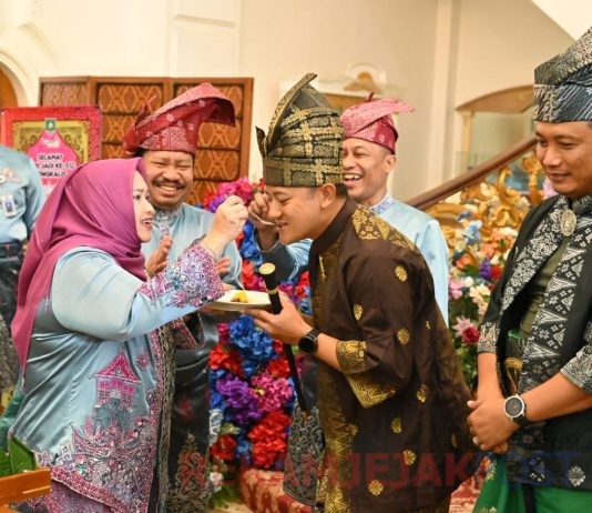 Bupati dan Wakil Bupati Bengkalis Hadiri Rapat Paripurna Istimewa DPRD Sempena Peringatan Hari Jadi Ke-512 Bengkalis
