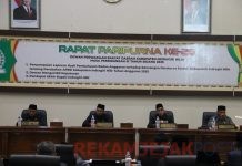 Upati Indragiri Hilir, H. Herman, S.E., M.T, Menghadiri Rapat Paripurna DPRD Kabupaten Indragiri Hilir Yang Digelar Pada SABTU (23/08/2025) Di Gedung DPRD, Jl. Soebrantas Tembilahan.