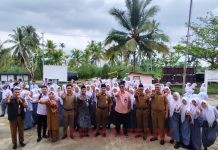 Kepala SMAN 2 Tembilahan H. Syaiful Anwar Menyampaikan Apresiasi kepada Siswa