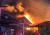 Jelang Idulfitri, Delapan Kios dan Rumah di Marpoyan Damai Pekanbaru Ludes Terbakar