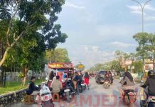 Macet di Panam Kian Parah, Mahasiswa dan Warga Desak Penertiban PKL