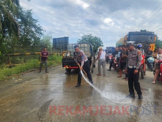 Akibat Minyak Sawit Mentah Tumpah, Terjadi Lakalantas Beruntun di Wilayah Duri Bengkalis