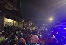Dua Pemuda Diduga Geng Motor Dan Hendak Melakukan Penyerangan Dikeroyok Warga